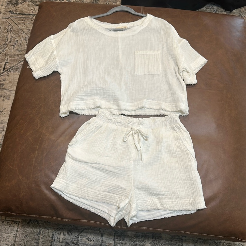Boutique cotton/gauze, crop top and shorts set